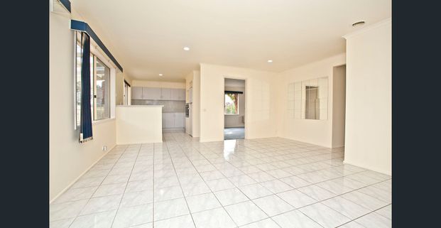 Five Bedroom plus study Family Home - Photo 1