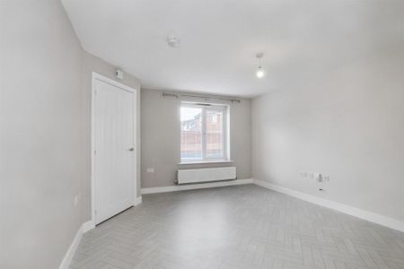 3 bedroom detached house to rent - Photo 3