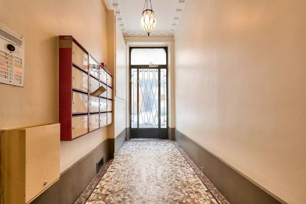 Location appartement, Paris 9ème (75009), 1 pièce, 22.3 m², ref 86748244 - Photo 1