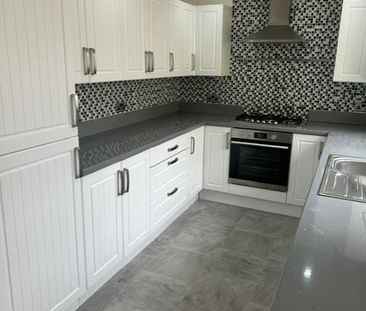 3 bedroom terraced house to rent - Photo 5