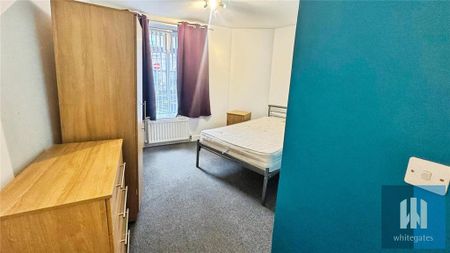 1 bedroom in a house share to rent - Photo 2