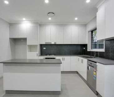 “Executive 4 Bedroom Townhouse” - Photo 2