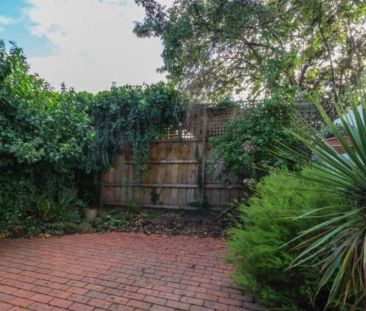 Split Level Townhouse - Photo 2