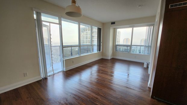 For Lease - 5 Sheppard Avenue Unit# 2225, Toronto, Ontario - Photo 1