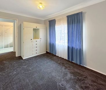 Cosy Three Bedroom Home - Photo 2