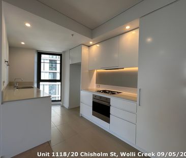 Gorgeous high-rise water view apartment for lease! - Photo 2