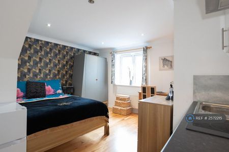 Studio to rent - Photo 4