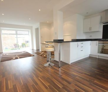 3 bedroom terraced house to rent - Photo 2