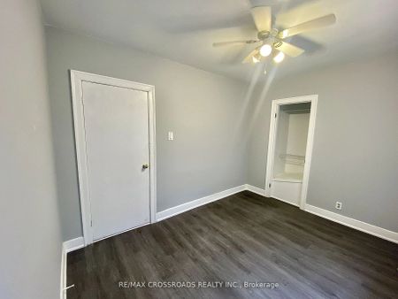 Property For Lease | X8155044 - Photo 5