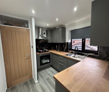 6 Aldersley Road, Wolverhampton, West Mildands, WV6 9LT - Photo 3