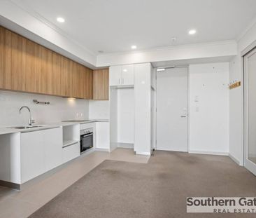 MODERN APARTMENT LIVING WITH PARK VIEWS - Photo 4