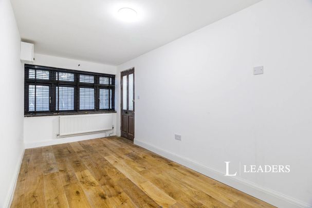 studio to rent Reynolds Road, New Malden, KT3 - Photo 1