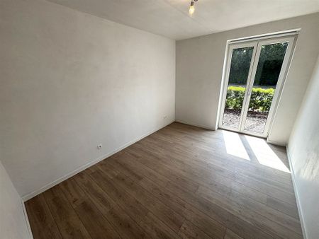 Nieuwbouw gelijkvloers appartement met 2 slaapkamers en 2 autostaanplaatsen - Photo 5