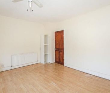 3 bedroom end of terrace house to rent - Photo 4