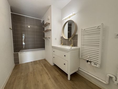 Location Appartement 4 pièces 82m² - Photo 5