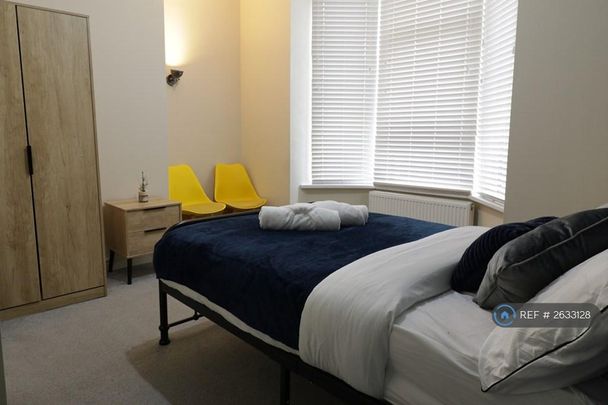 1 bedroom in a house share to rent - Photo 1