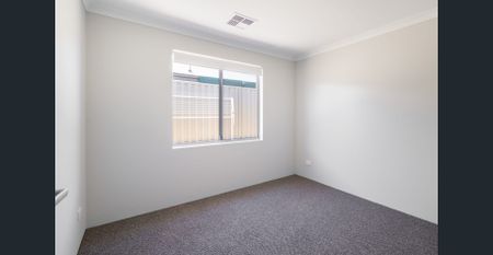 Modern Comfort and Convenience in the Heart of Byford - Photo 4