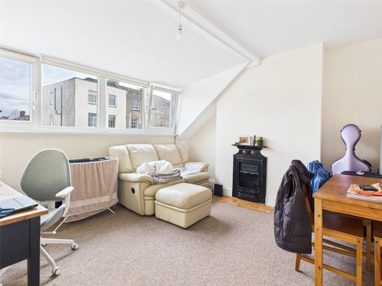 Oakfield Grove, Bristol, BS8 - Photo 1