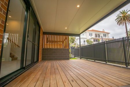 Home For Rent - Photo 3
