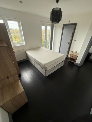 Room in a Shared House, Overhill Road, SE22 - Photo 1