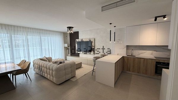 Alquiler de chalet pareado en Avenida Matas Verdes - Photo 1