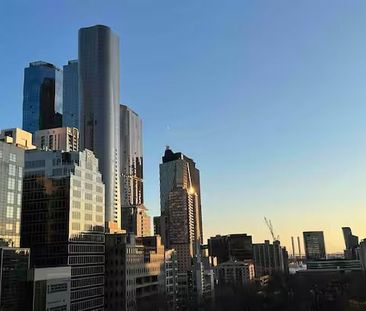 Fully Furnished Studio Apartment with Park Views in Melbourne CBD - Photo 1