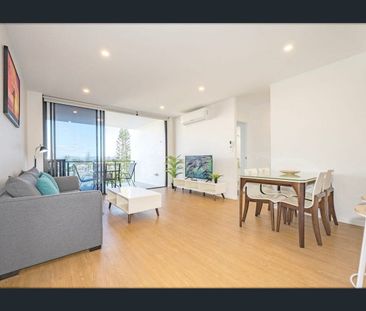 2 Bedroom + Study – Walk to Beach, Cafés & Light Rail - Photo 1