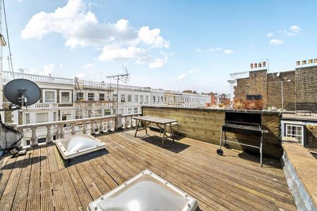 3 bedroom mews to rent - Photo 3