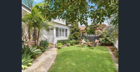 11 Windsor Parade, North Narrabeen, NSW 2101 - Photo 2