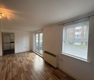 Bell Chase, Aldershot, GU11 - Photo 3