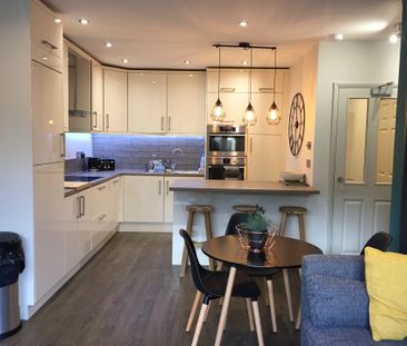 High-End Boutique Accommodation for Working Professionals - Photo 4