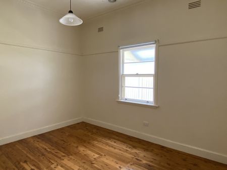 16 Leahy Street, SHEPPARTON VIC 3630 - Photo 4