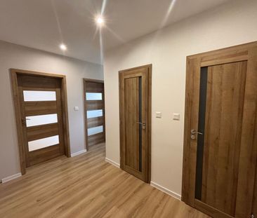 ZREKONŠTRUOVANÝ 2-IZBOVÝ BYT S VEĽKOU 9 m² LOGGIOU – HLINY, ŽILINA – Fotografia 3