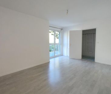 Location Appartement 3 pièces 85m² MONT ST AIGNAN 76130 - Photo 3