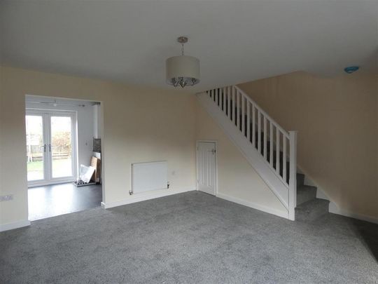 3 bedroom semi-detached house to rent - Photo 1