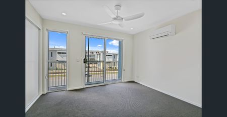 Stunning Terrace Home - Photo 3