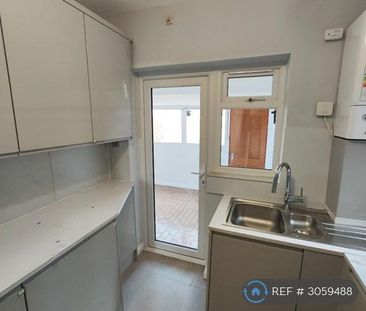 3 bedroom end of terrace house to rent - Photo 5