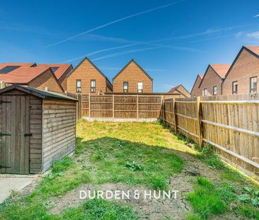 Whittle Drive, Hornchurch - Photo 3