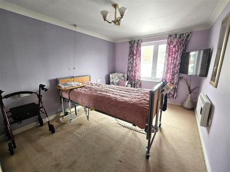 2 bedroom retirement property to rent - Photo 3