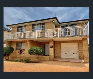 FULLY RENOVATED DOUBLE STOREY HOME - Photo 4