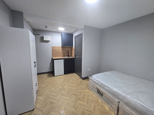 Studio Flat, Ferring Close, HA2 - Photo 1