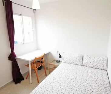 Carrer de Sant Roc, Barcelona, Catalonia 08014 - Photo 2