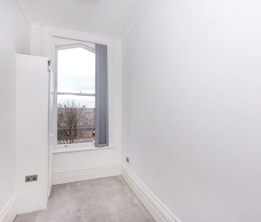 A stunning, 2 bedroomed apartment on the first floor of this handso... - Photo 4