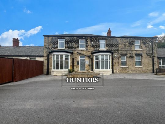 2 bedroom Flat To Let - Photo 1