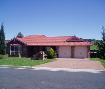 54 Turner Crescent, Orange, NSW 2800 - Photo 2