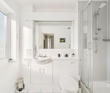 SHORT LET - 2 bedroom apartment in Wapping, E1W - Photo 2