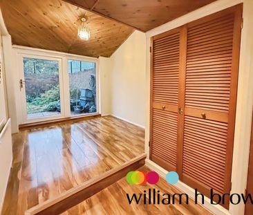 Bishopsfield, Harlow - Photo 2