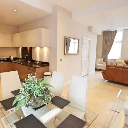 Royal Connaught Drive, Bushey, WD23 - Photo 1