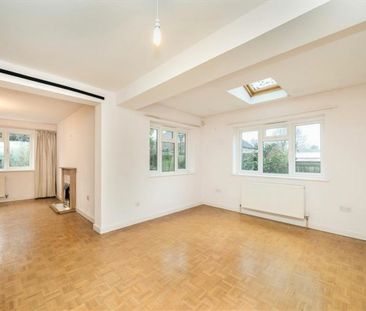 Middle Park Avenue, SE9, London - Photo 3