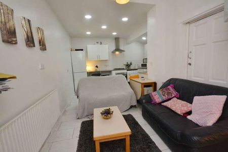 Carill Drive, Fallowfield, Manchester, M14 - Photo 2